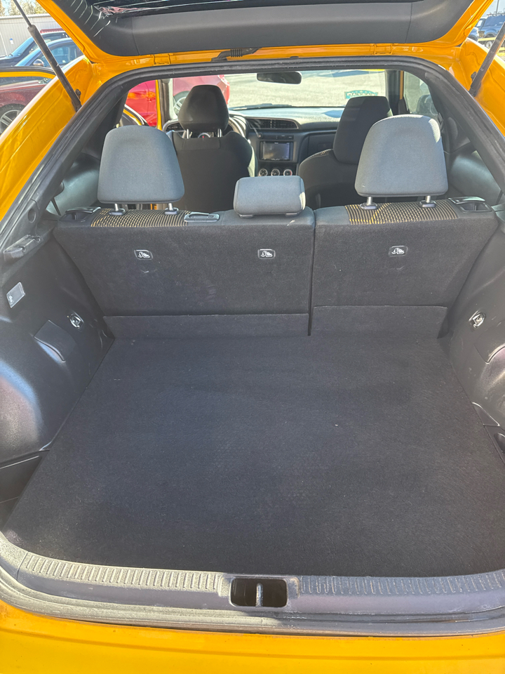 Scion tC 2dr HB Man (Natl) 2012