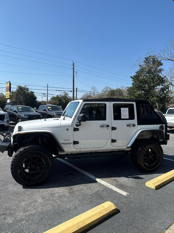 Jeep Wrangler Unlimited 4WD 4dr Sahara 2015