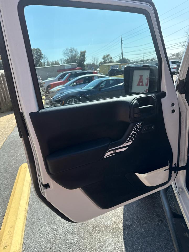 Jeep Wrangler Unlimited 4WD 4dr Sahara 2015