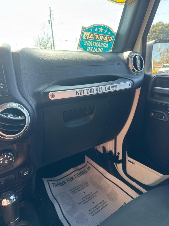 Jeep Wrangler Unlimited 4WD 4dr Sahara 2015