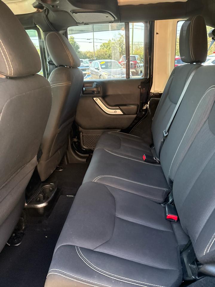 Jeep Wrangler Unlimited 4WD 4dr Sahara 2017