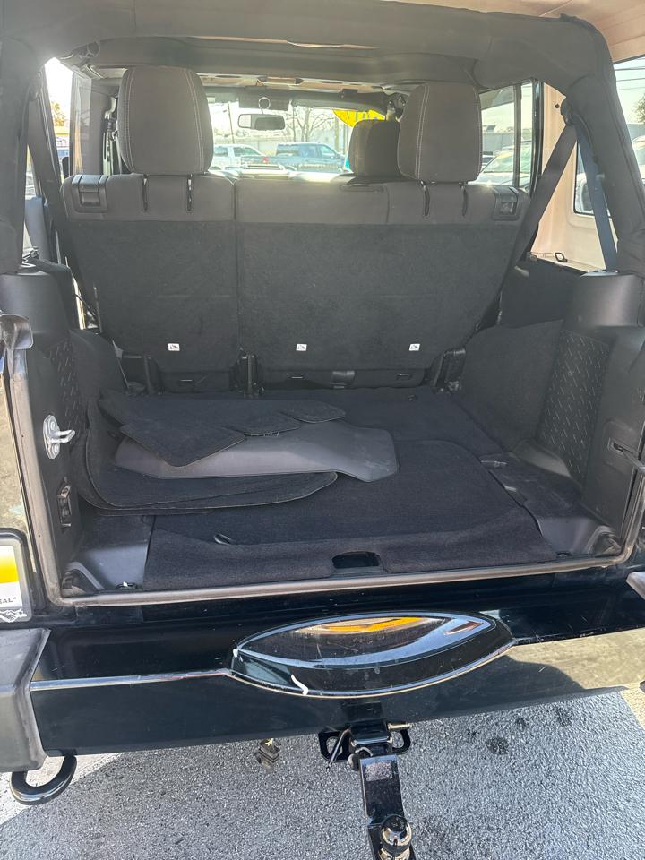 Jeep Wrangler Unlimited 4WD 4dr Sahara 2017