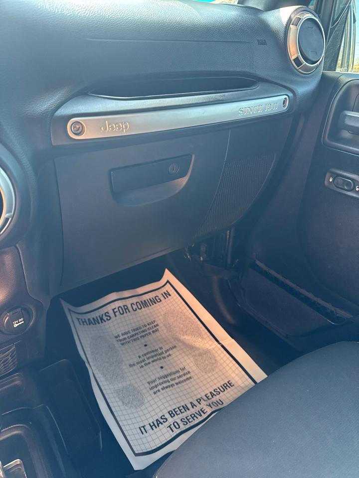 Jeep Wrangler Unlimited 4WD 4dr Sahara 2017