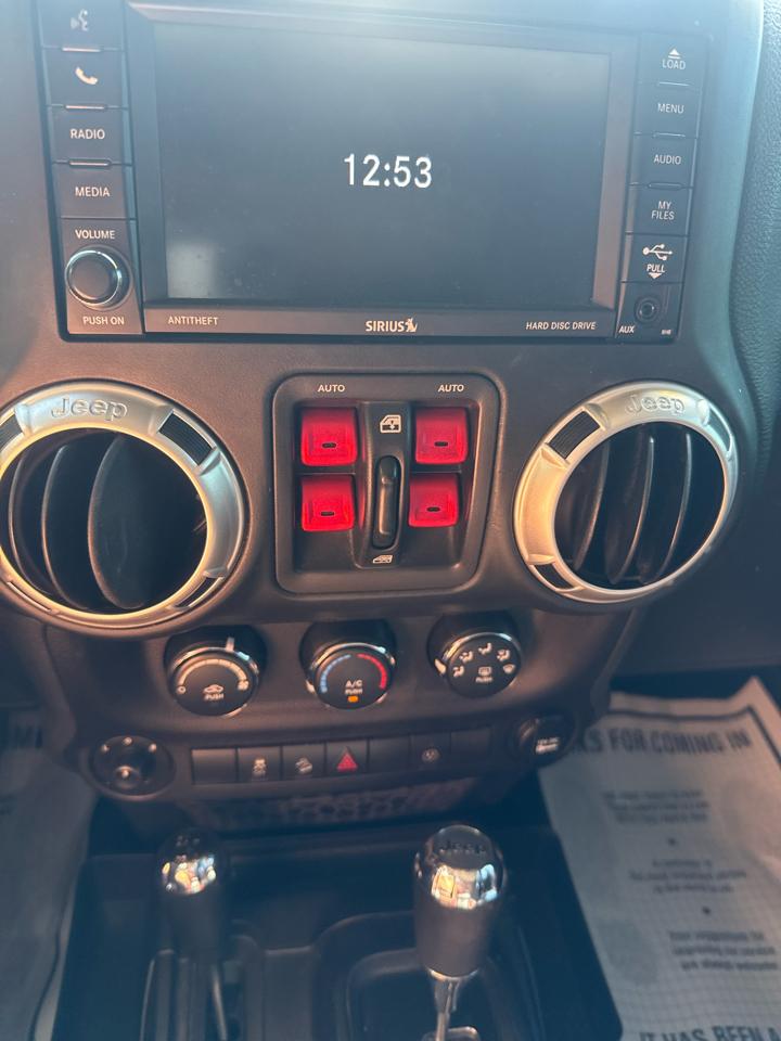 Jeep Wrangler Unlimited 4WD 4dr Sahara 2017