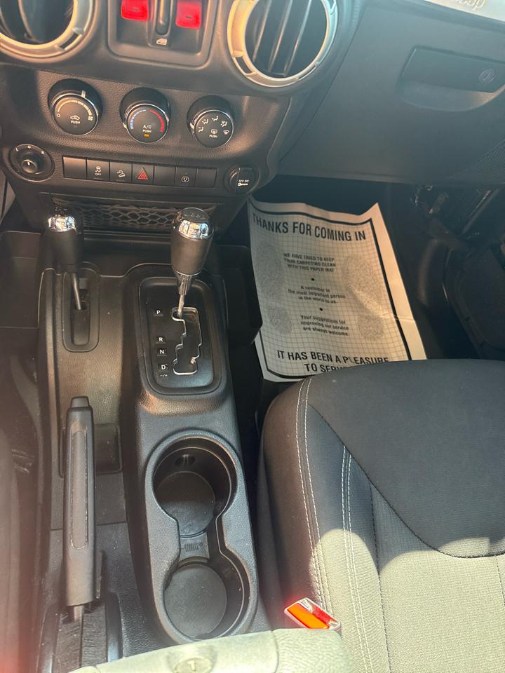 Jeep Wrangler Unlimited 4WD 4dr Sahara 2017