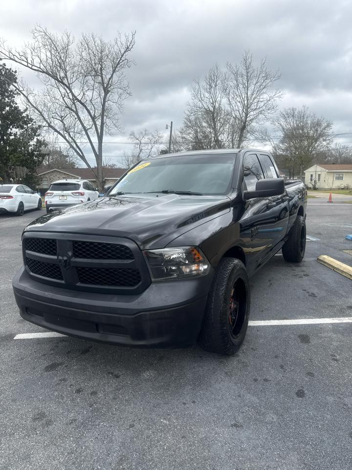 RAM 1500 Classic Tradesman 4x4 Quad Cab 6'4" Box 2021