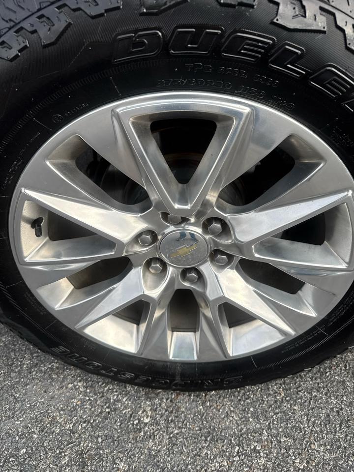 Chevrolet Suburban 2WD 4dr 1500 LT 2019