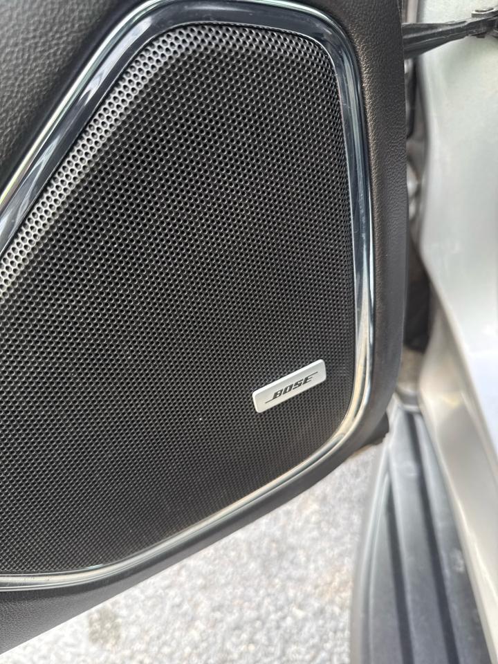 Chevrolet Suburban 2WD 4dr 1500 LT 2019