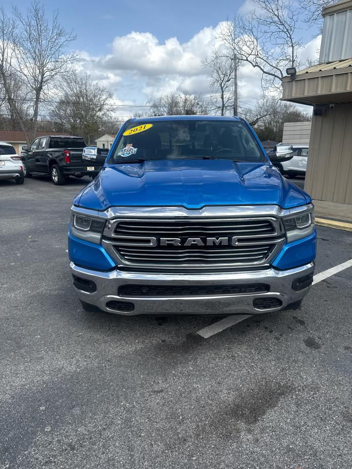 RAM 1500 Laramie 4x2 Crew Cab 5'7" Box 2021