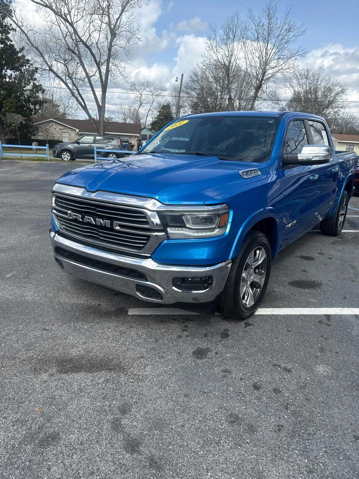 RAM 1500 Laramie 4x2 Crew Cab 5'7" Box 2021