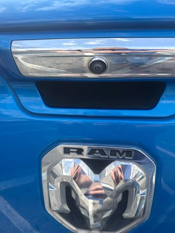 RAM 1500 Laramie 4x2 Crew Cab 5'7" Box 2021