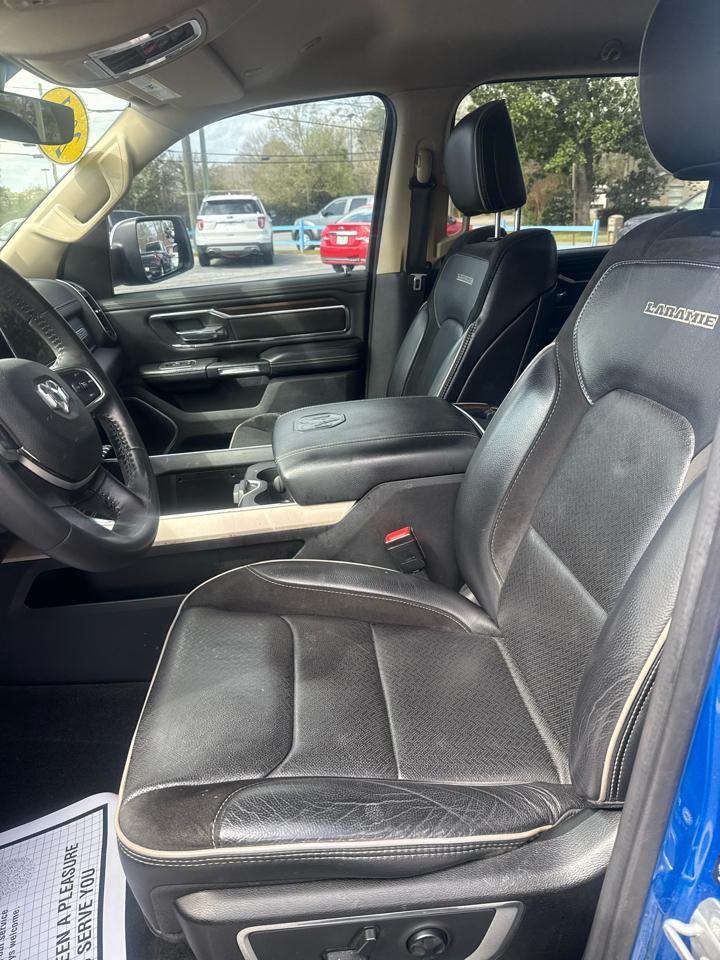 RAM 1500 Laramie 4x2 Crew Cab 5'7" Box 2021