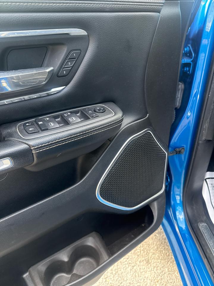 RAM 1500 Laramie 4x2 Crew Cab 5'7" Box 2021