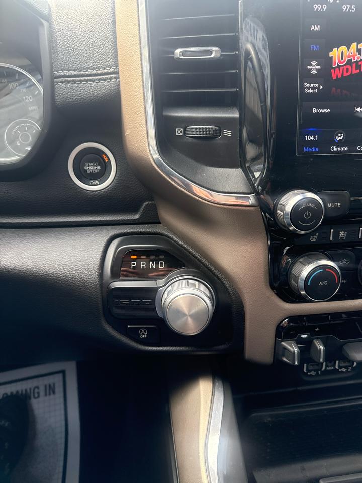 RAM 1500 Laramie 4x2 Crew Cab 5'7" Box 2021