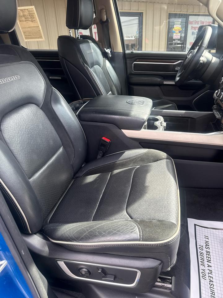 RAM 1500 Laramie 4x2 Crew Cab 5'7" Box 2021