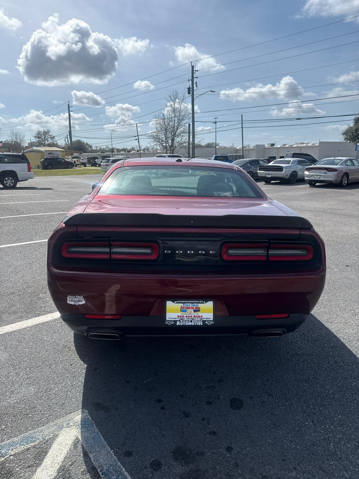 Dodge Challenger SXT RWD 2019