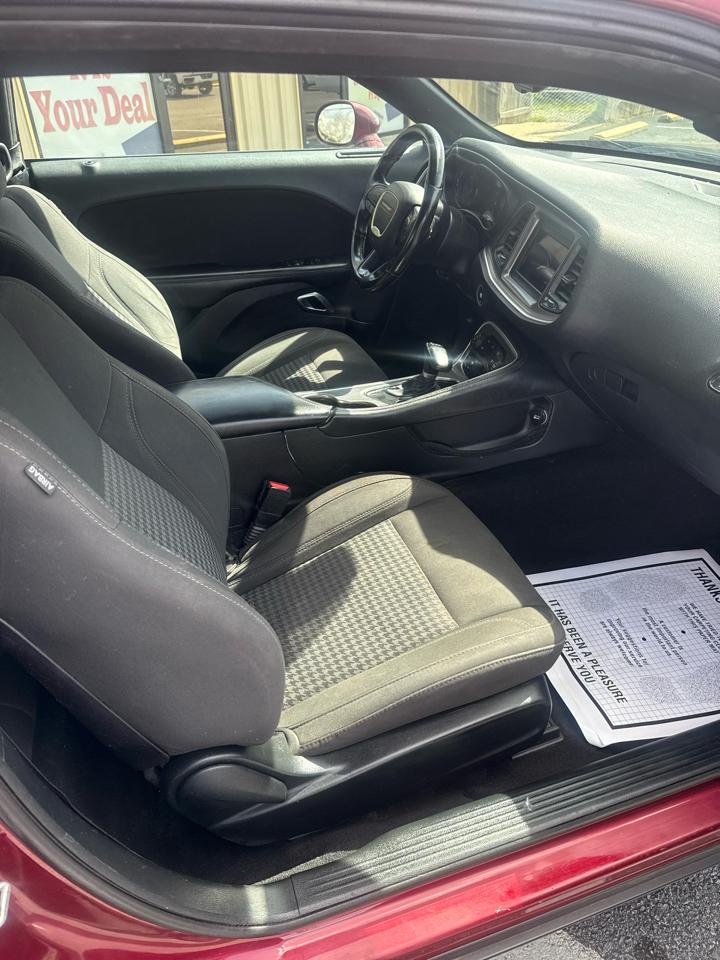 Dodge Challenger SXT RWD 2019