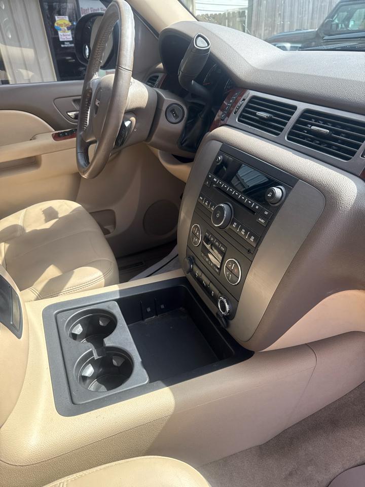 GMC Yukon XL 2WD 4dr SLT 2014