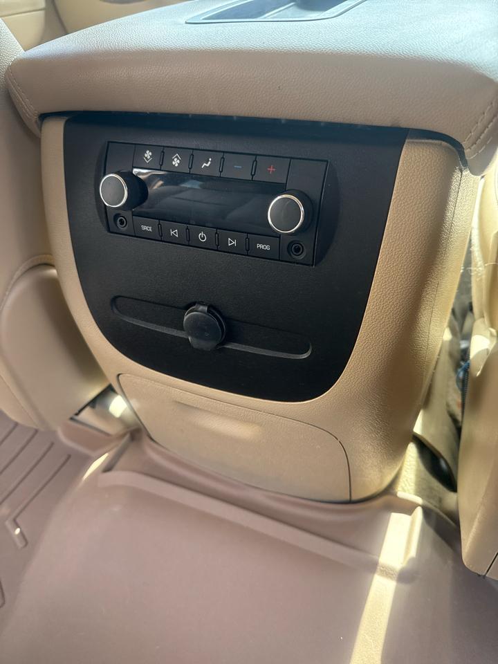 GMC Yukon XL 2WD 4dr SLT 2014