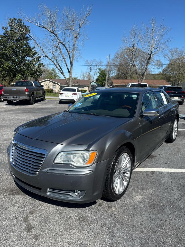 Chrysler 300 4dr Sdn 300C RWD 2011