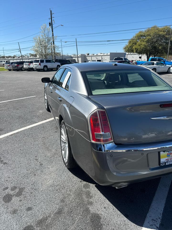 Chrysler 300 4dr Sdn 300C RWD 2011