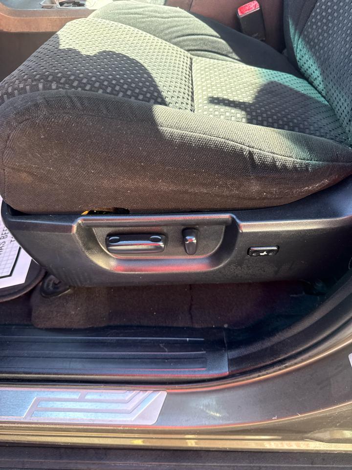 Toyota Tundra 2WD Truck Dbl 4.6L V8 6-Spd AT (Natl) 2010