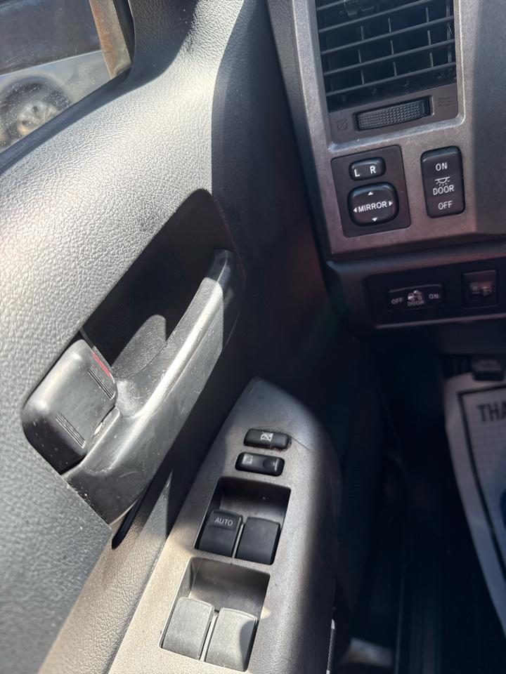 Toyota Tundra 2WD Truck Dbl 4.6L V8 6-Spd AT (Natl) 2010