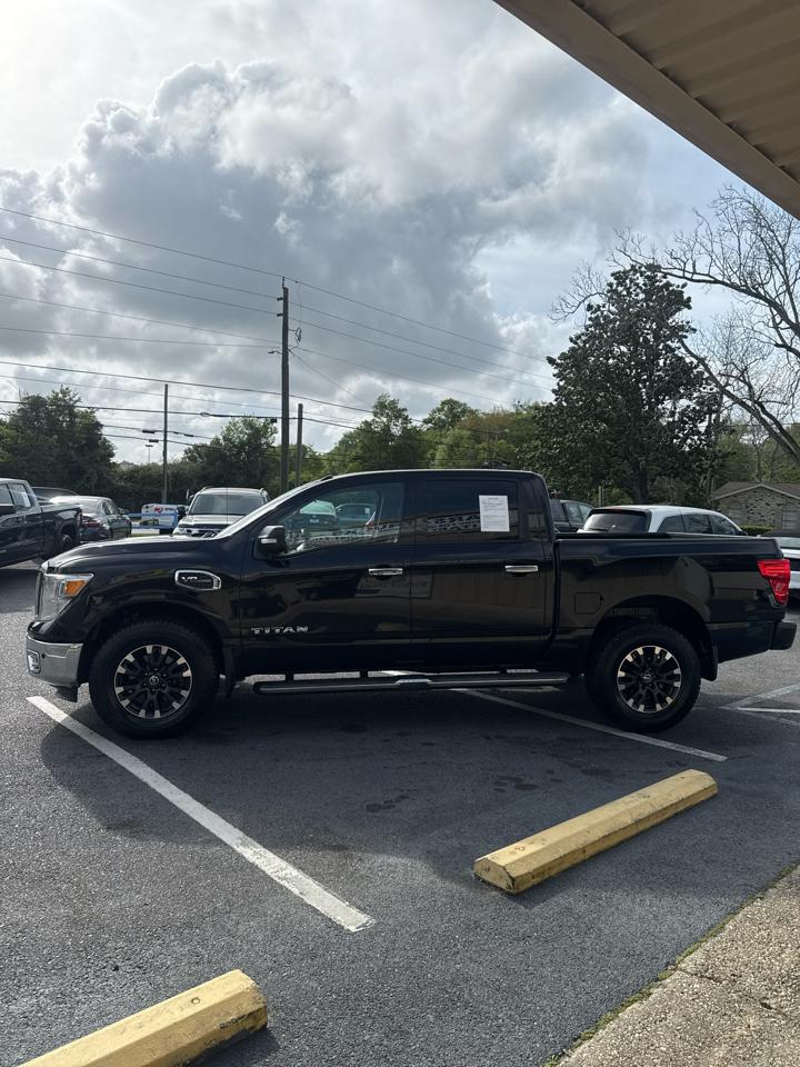 Nissan Titan 4x2 Crew Cab SV 2017