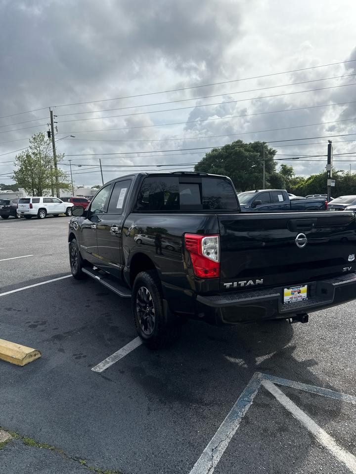 Nissan Titan 4x2 Crew Cab SV 2017