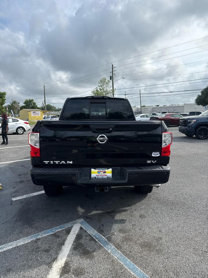 Nissan Titan 4x2 Crew Cab SV 2017