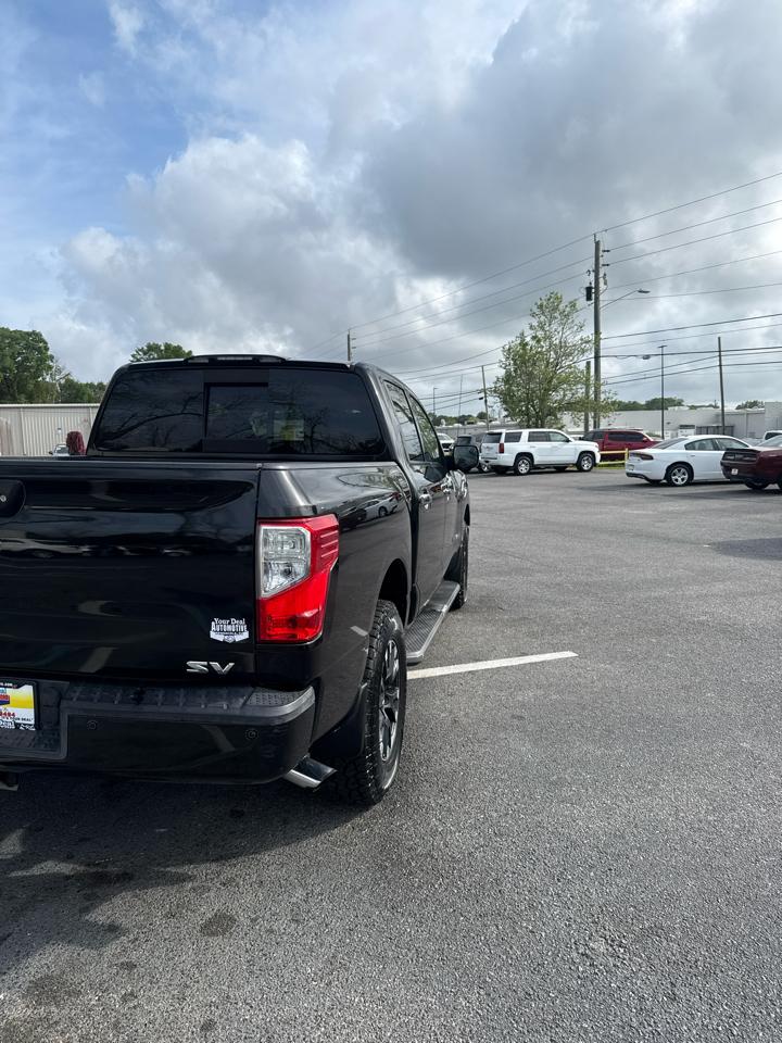 Nissan Titan 4x2 Crew Cab SV 2017