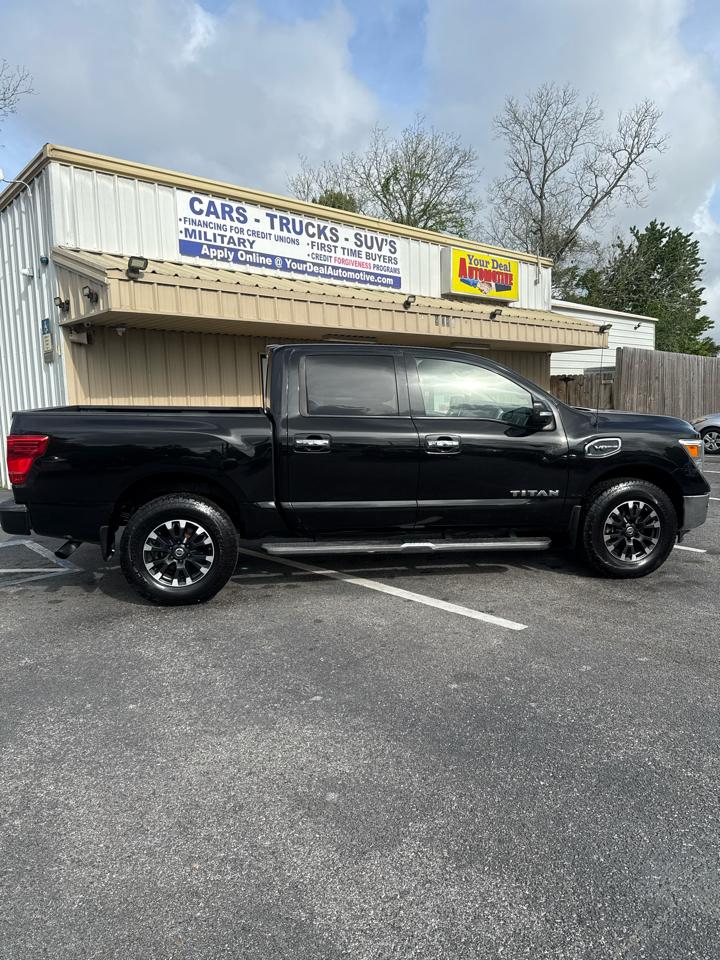 Nissan Titan 4x2 Crew Cab SV 2017