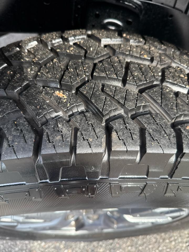 Nissan Titan 4x2 Crew Cab SV 2017