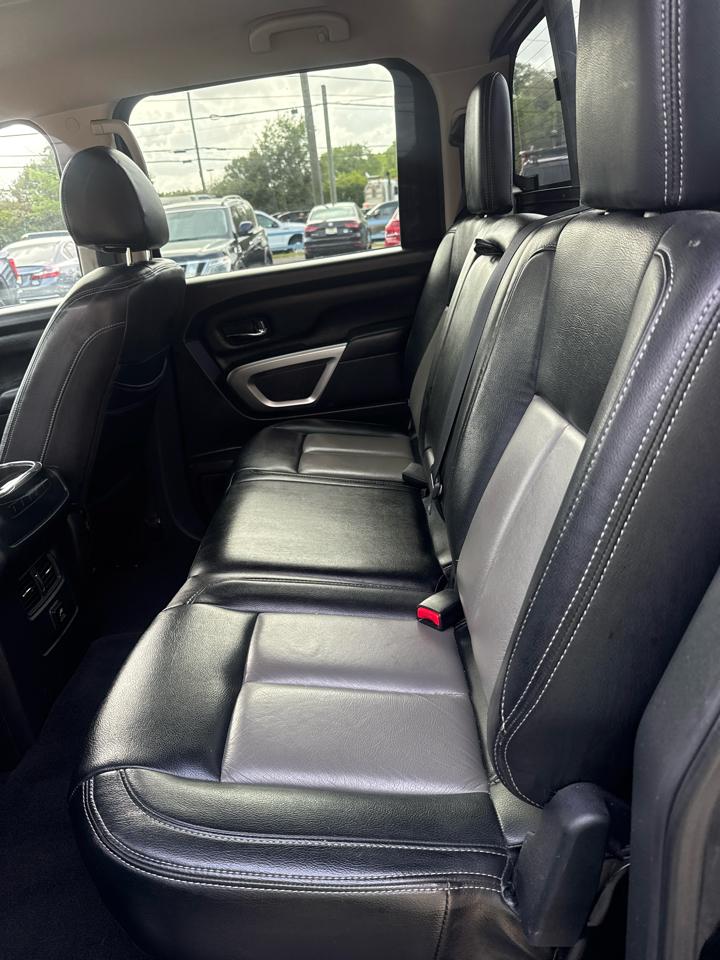 Nissan Titan 4x2 Crew Cab SV 2017