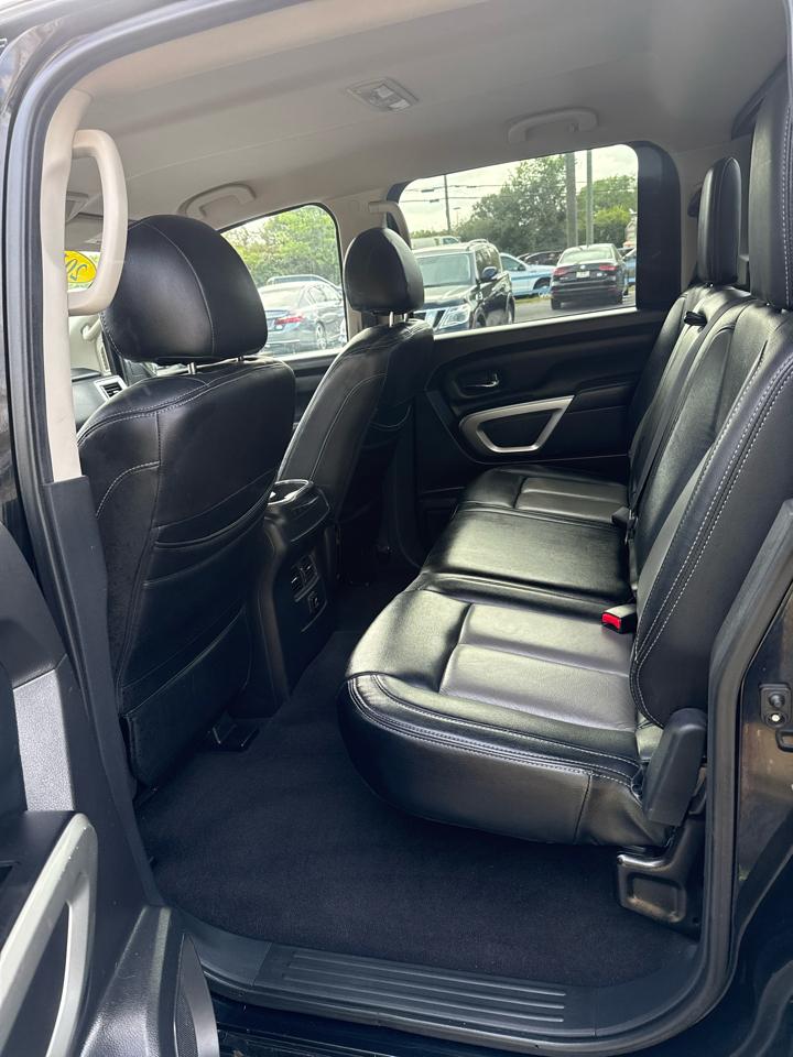 Nissan Titan 4x2 Crew Cab SV 2017