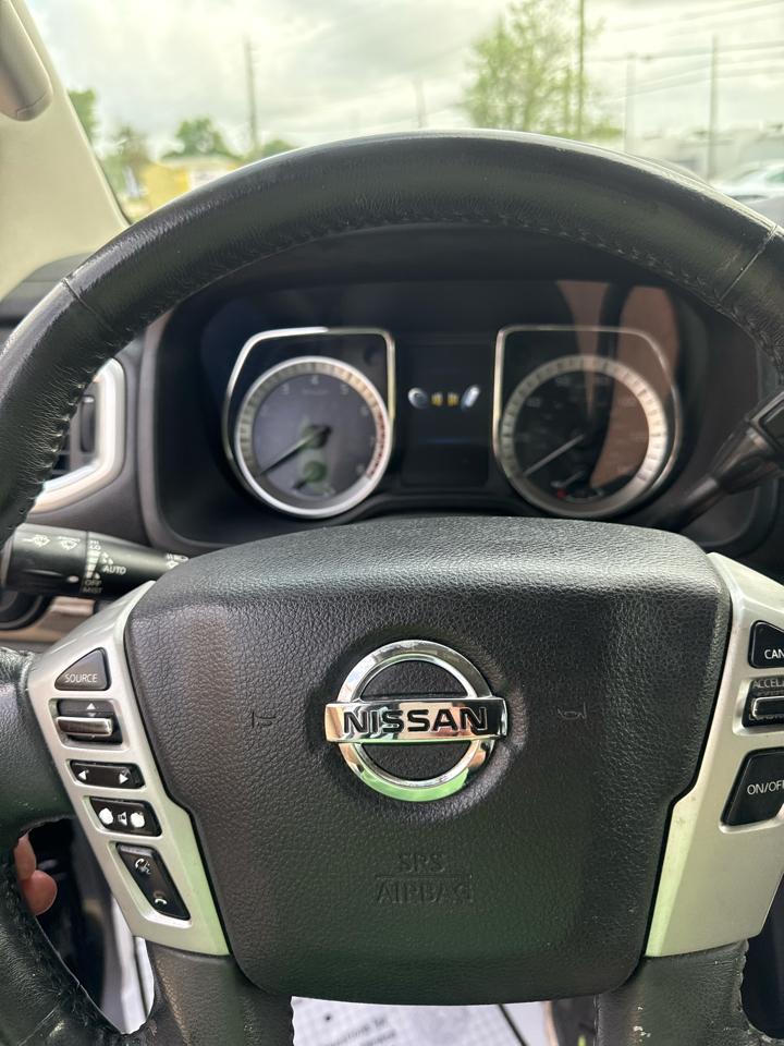 Nissan Titan 4x2 Crew Cab SV 2017