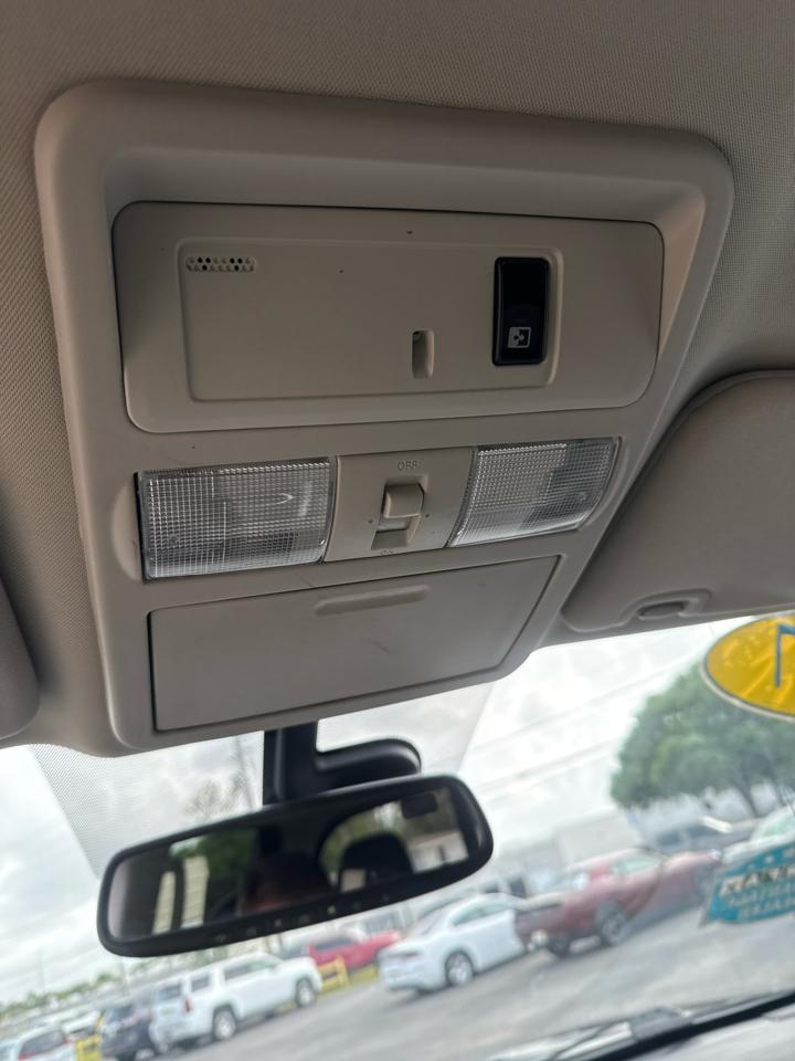 Nissan Titan 4x2 Crew Cab SV 2017