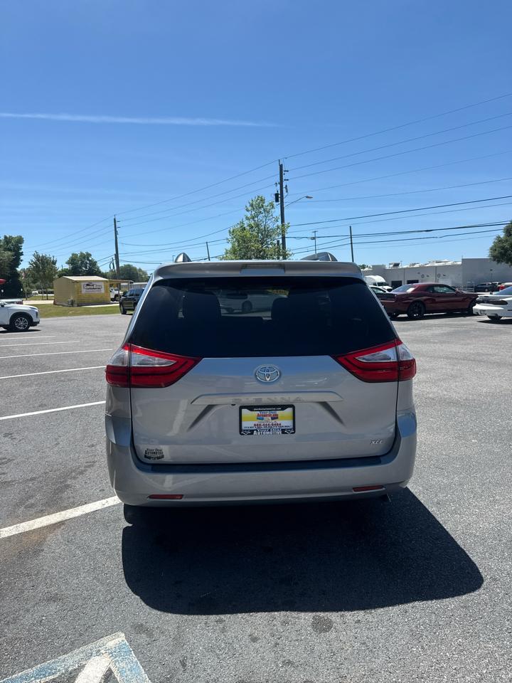 Toyota Sienna 5dr 8-Pass Van XLE Premium FWD (Natl) 2015