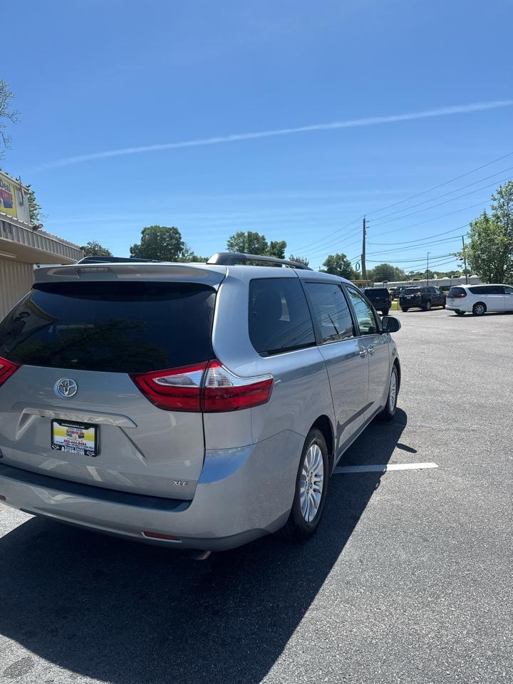 Toyota Sienna 5dr 8-Pass Van XLE Premium FWD (Natl) 2015