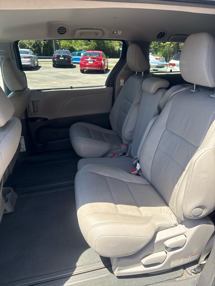 Toyota Sienna 5dr 8-Pass Van XLE Premium FWD (Natl) 2015