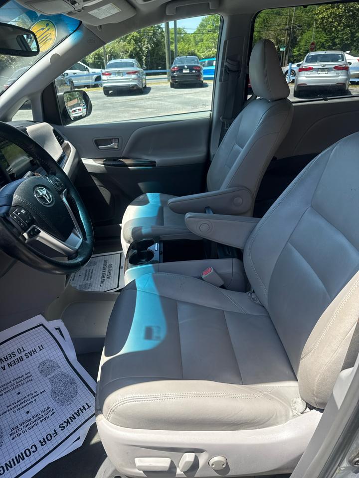 Toyota Sienna 5dr 8-Pass Van XLE Premium FWD (Natl) 2015