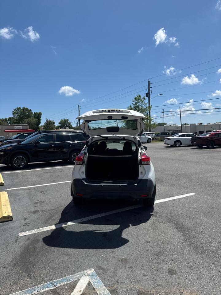 Nissan Kicks SV FWD 2020