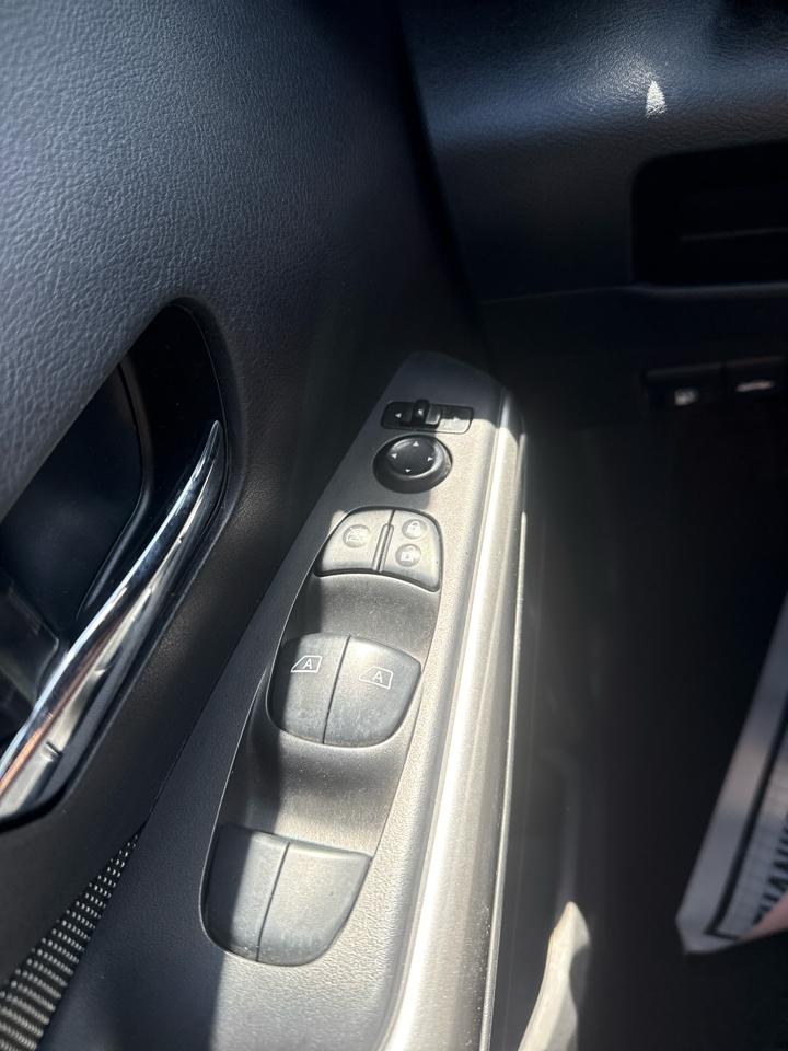 Nissan Kicks SV FWD 2020