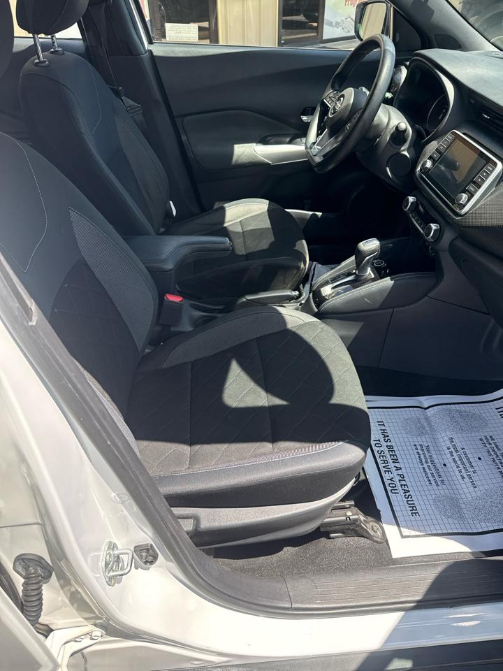 Nissan Kicks SV FWD 2020