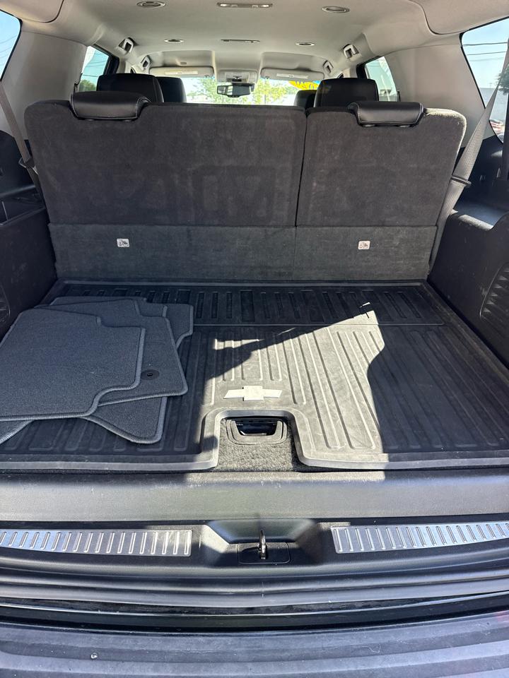 Chevrolet Suburban 2WD 4dr LT 2020