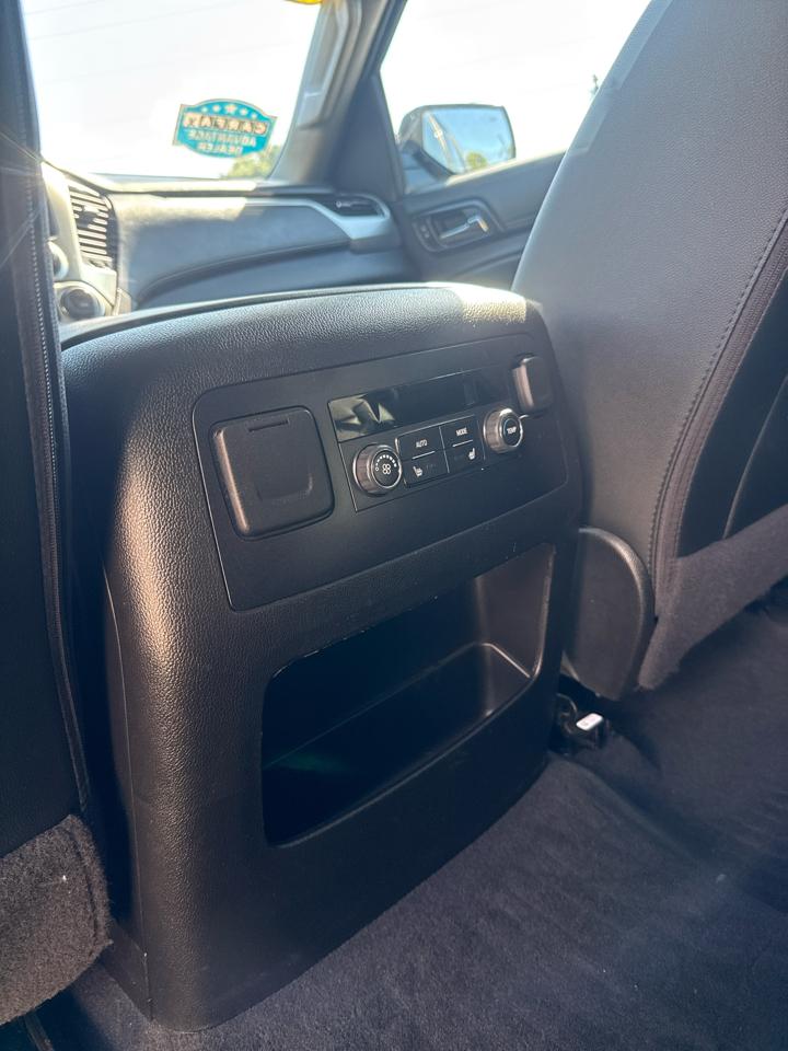 Chevrolet Suburban 2WD 4dr LT 2020