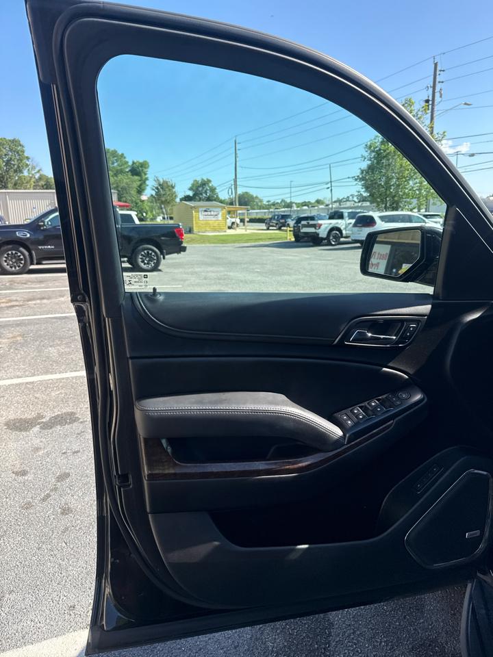 Chevrolet Suburban 2WD 4dr LT 2020