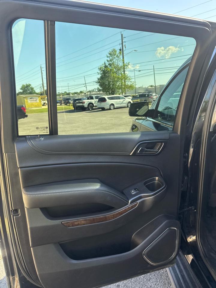 Chevrolet Suburban 2WD 4dr LT 2020