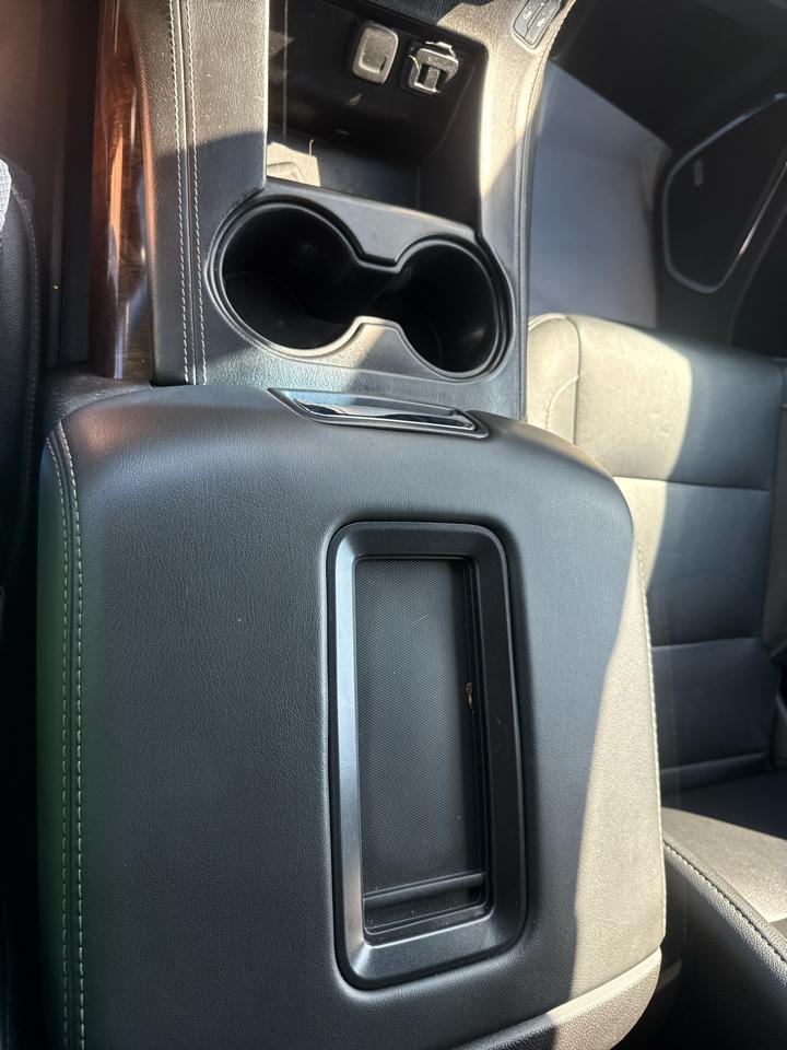 Chevrolet Suburban 2WD 4dr LT 2020