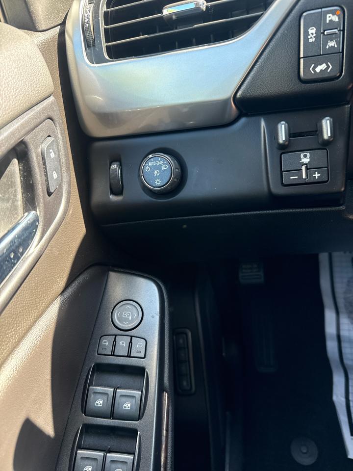 Chevrolet Suburban 2WD 4dr LT 2020